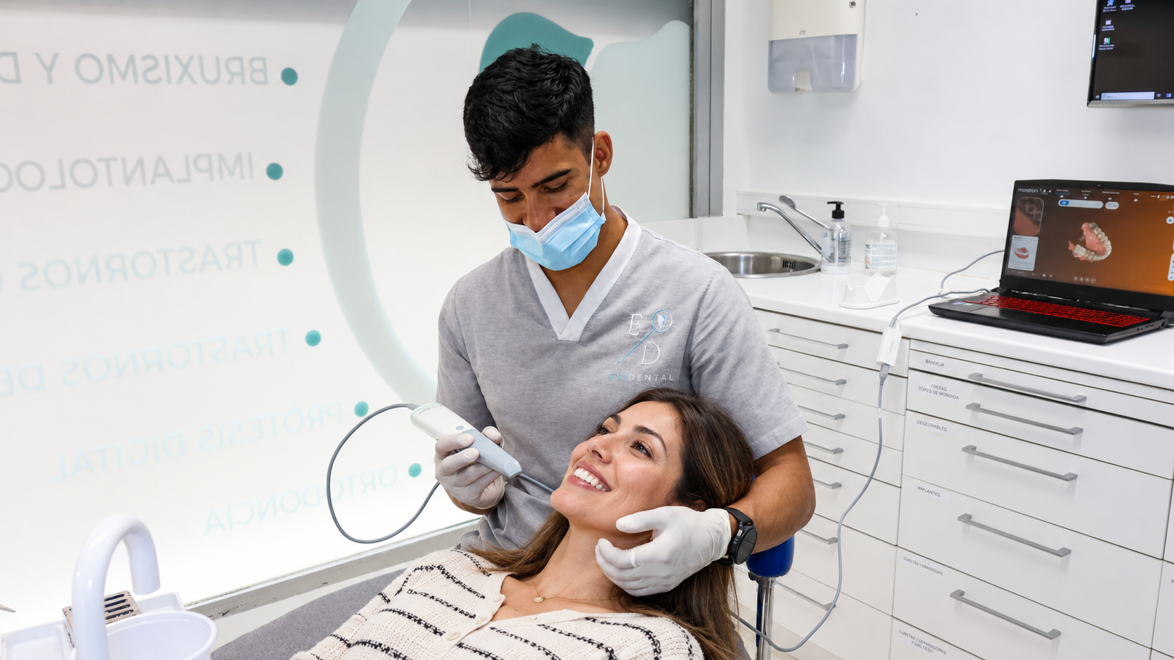 Toma de un registro digital con escáner intraoral en EVIDENTAL